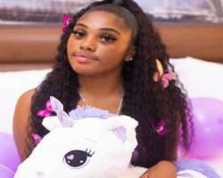 Raeee promotes brands like London Virgin Hair through the different social media platforms.